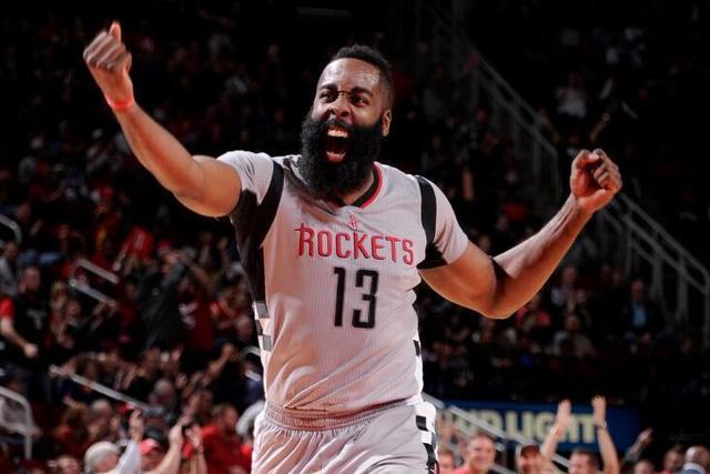 姚明父母现场助阵 苏州肯帝亚赢下关键卡位战